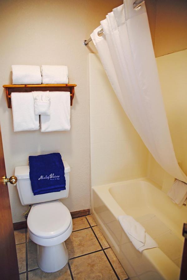 Healing Waters Resort And Spa باغوسا سبرينغز المظهر الخارجي الصورة